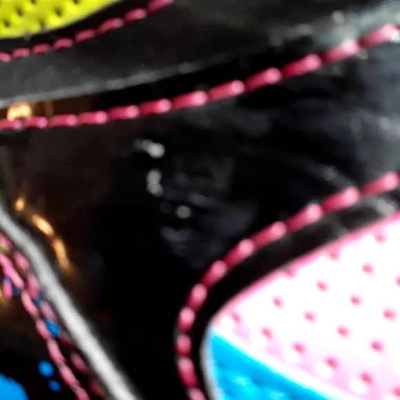 OP. Tennis shoes - Picture 5 of 7